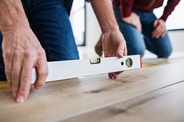 Уход за паркетной доской: мягкая уборка и локальная маскировка царапин